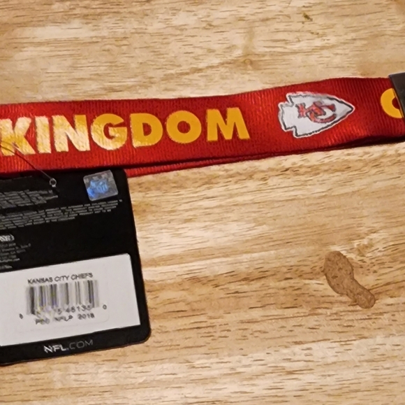 KC CHIEFS HIGH QUALITY WRISTLET KEYCHAIN - Picture 2 of 4